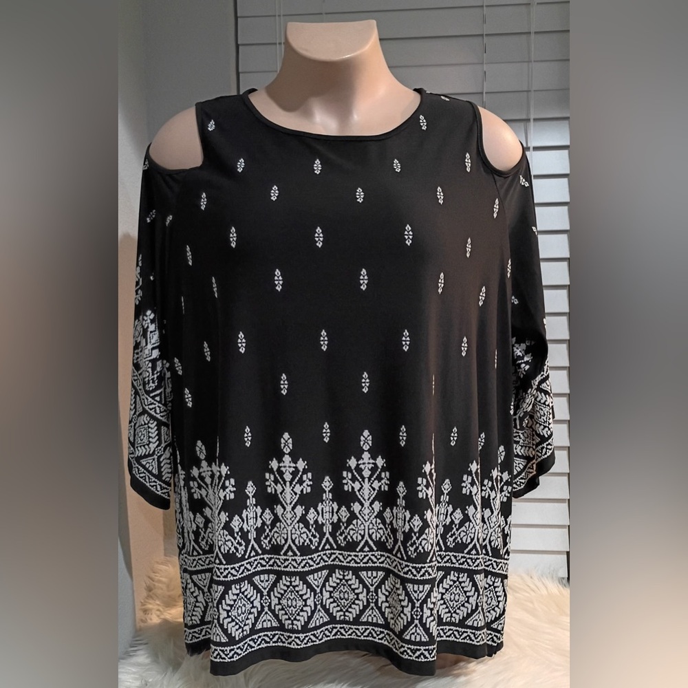 Slim Factory Women’s 3X Cold Shoulder Top